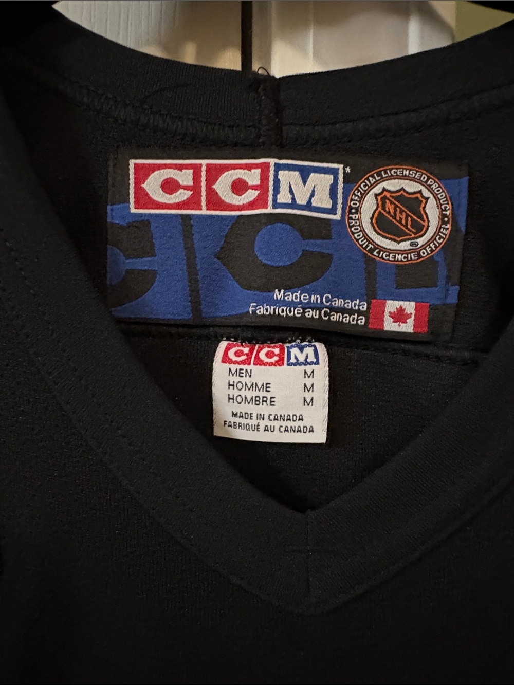 Vintage CCM Black Atlanta Thrashers Jersey with Orange, Gold & Blue Crest - Picture 2 of 5